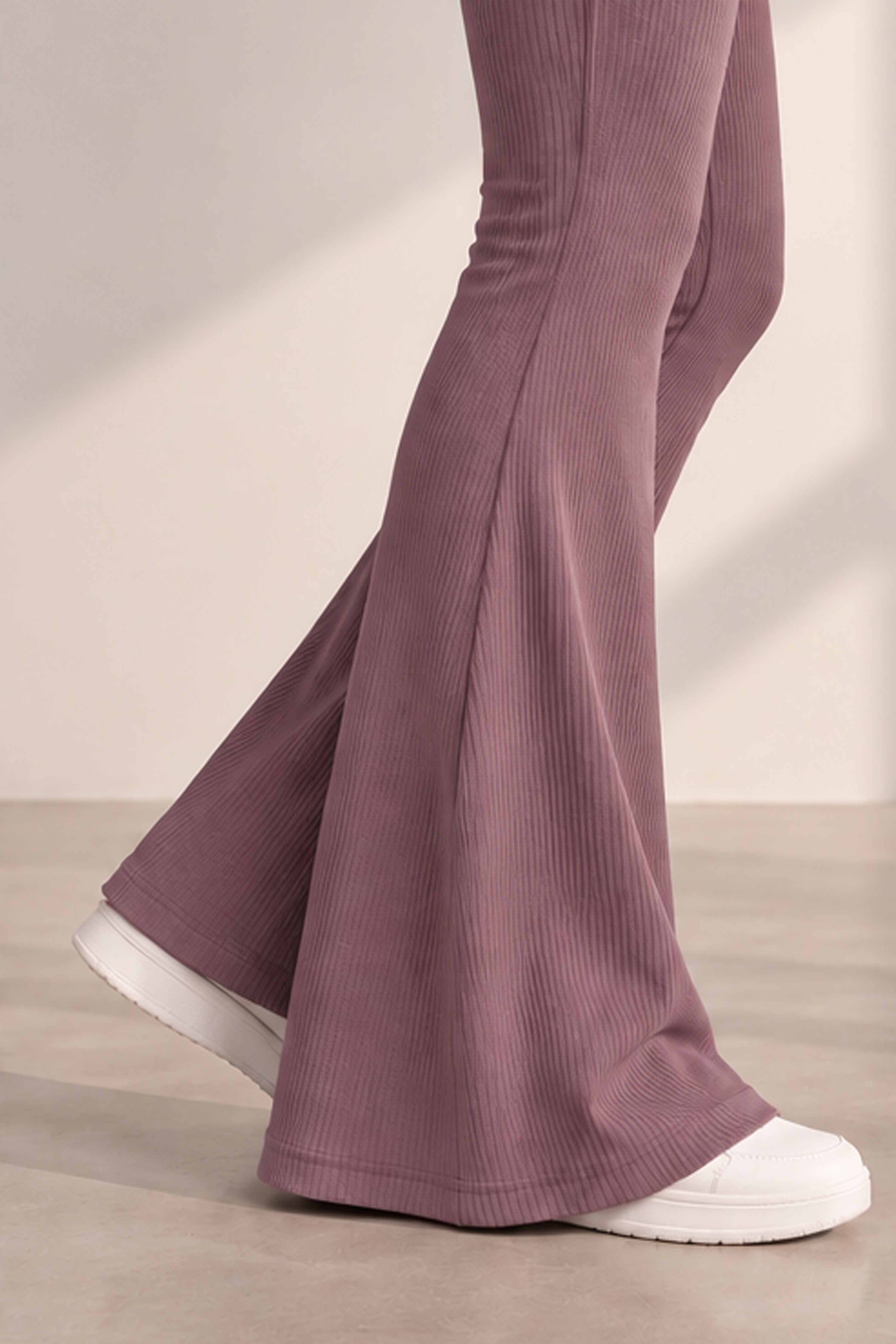 Image of Ribbed Flare Leggings - Mauve