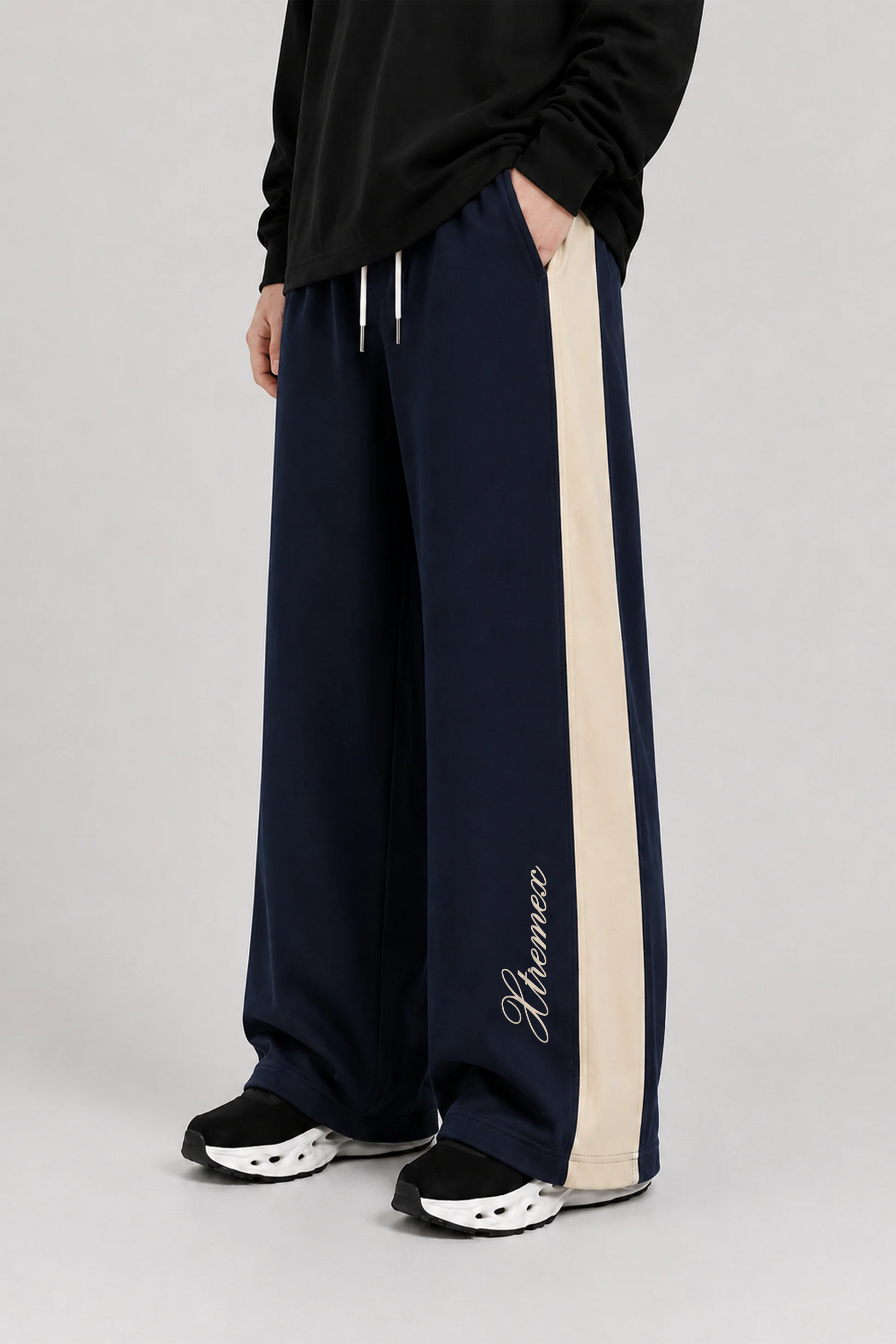 Oversized joggers  with contrast stripes